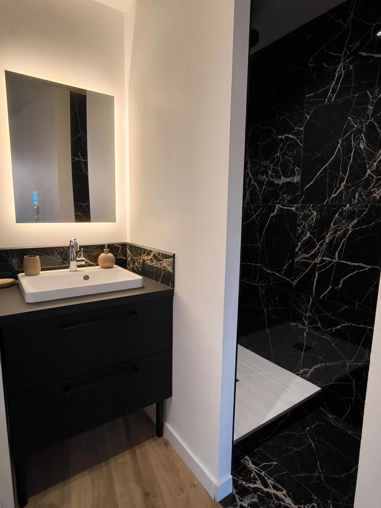 Sublime T2 En Plein Centre Climatise Apartment Montelimar Luaran gambar