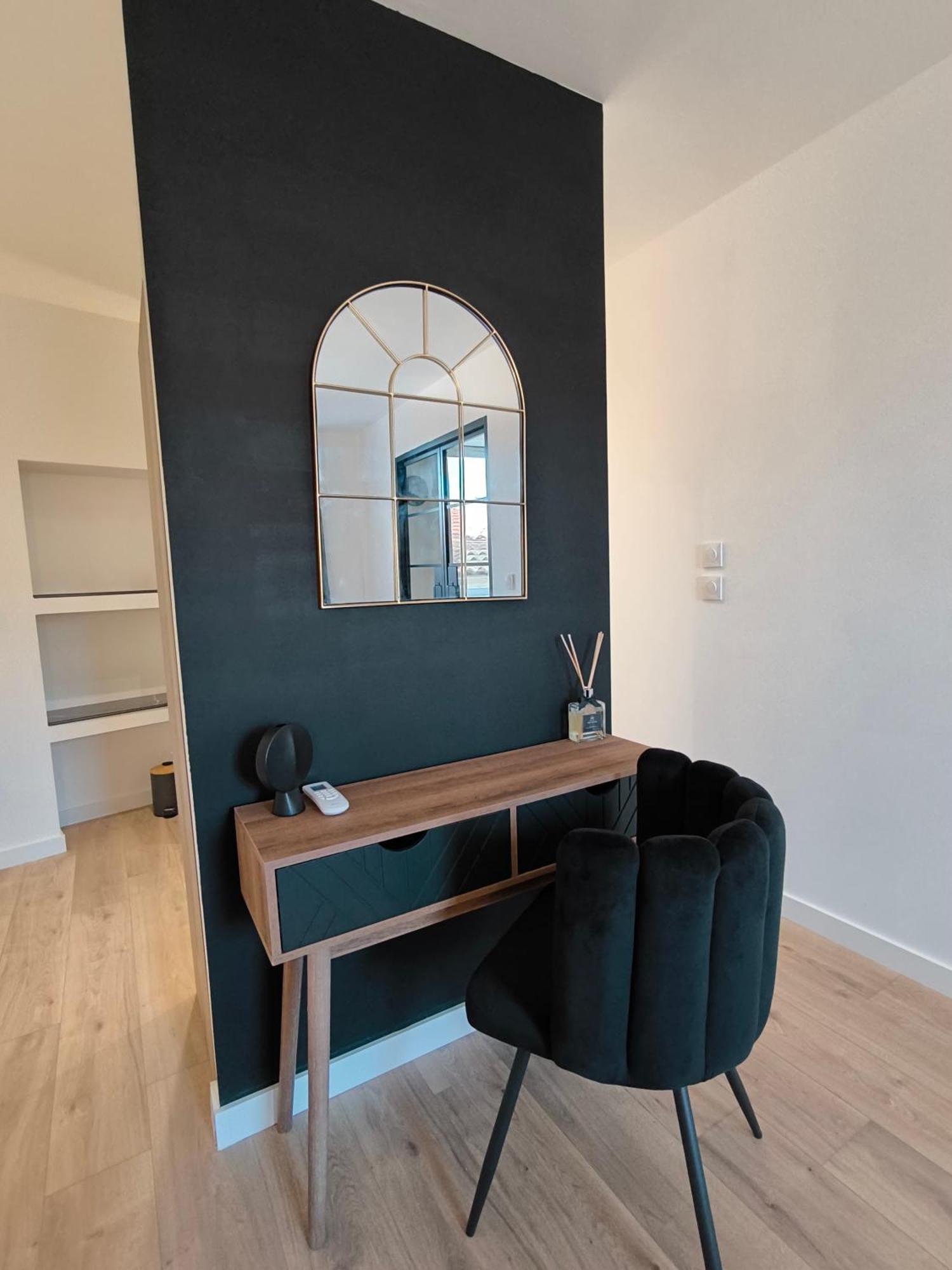 Sublime T2 En Plein Centre Climatise Apartment Montelimar Luaran gambar