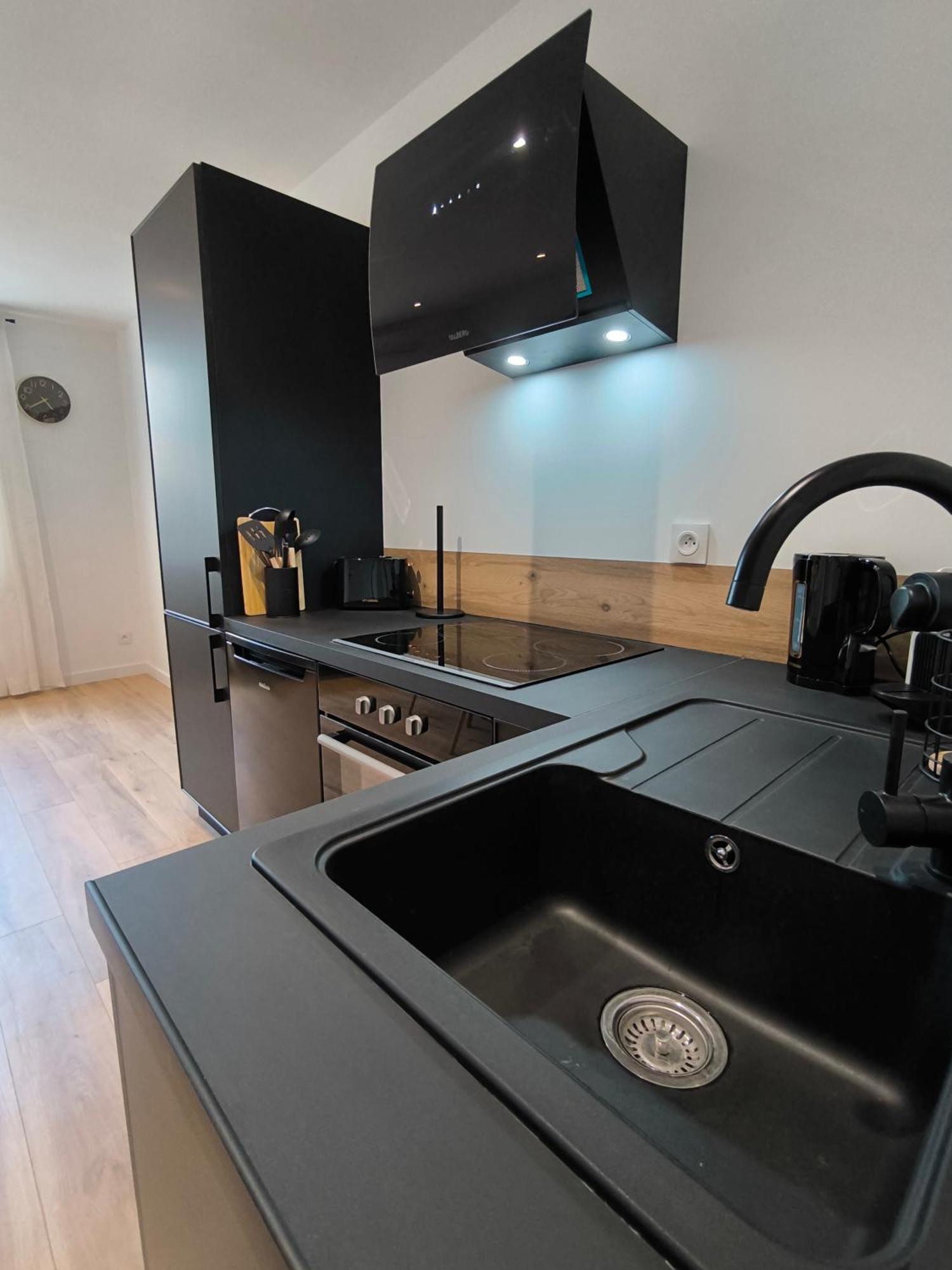 Sublime T2 En Plein Centre Climatise Apartment Montelimar Luaran gambar