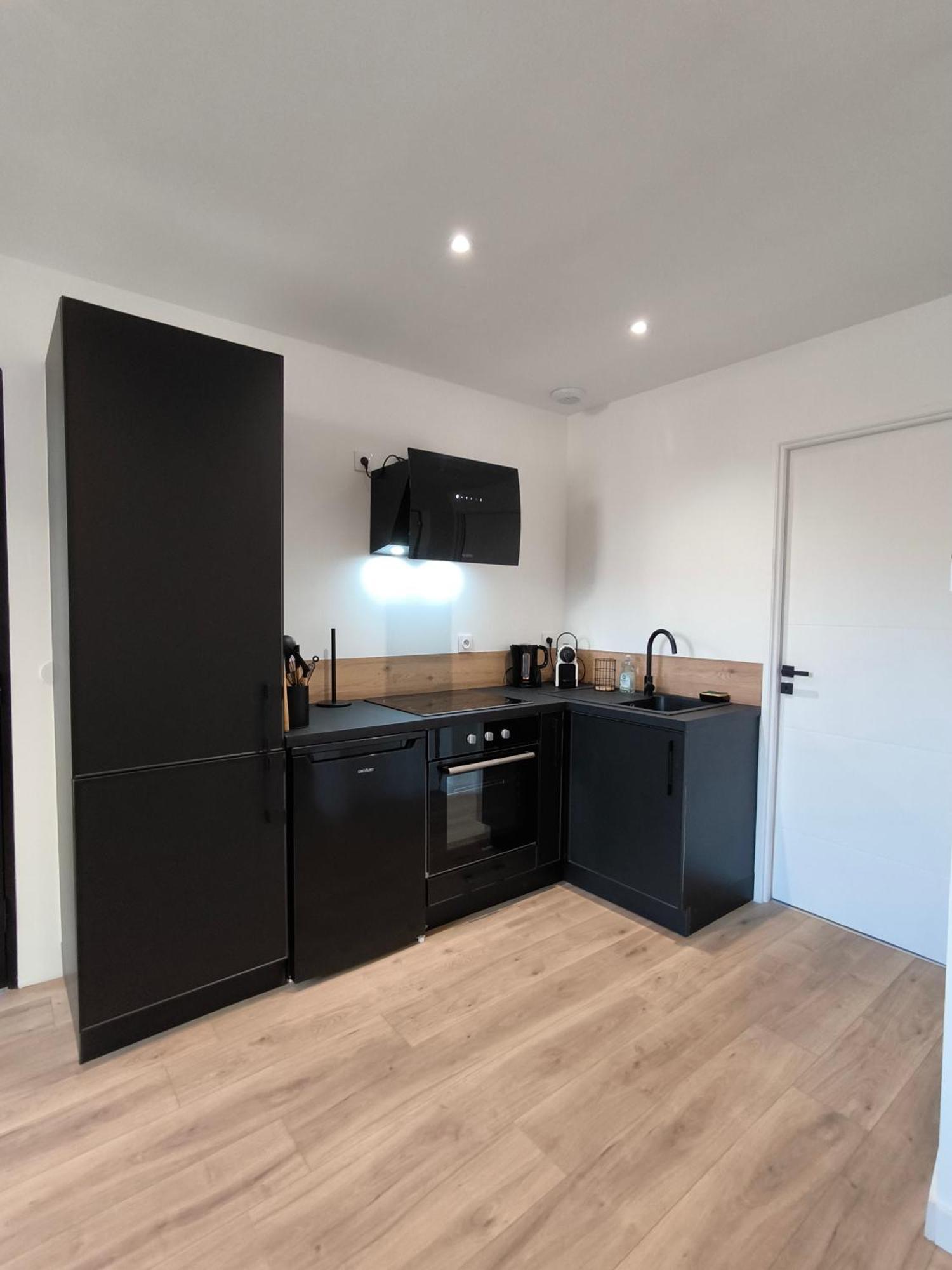 Sublime T2 En Plein Centre Climatise Apartment Montelimar Luaran gambar