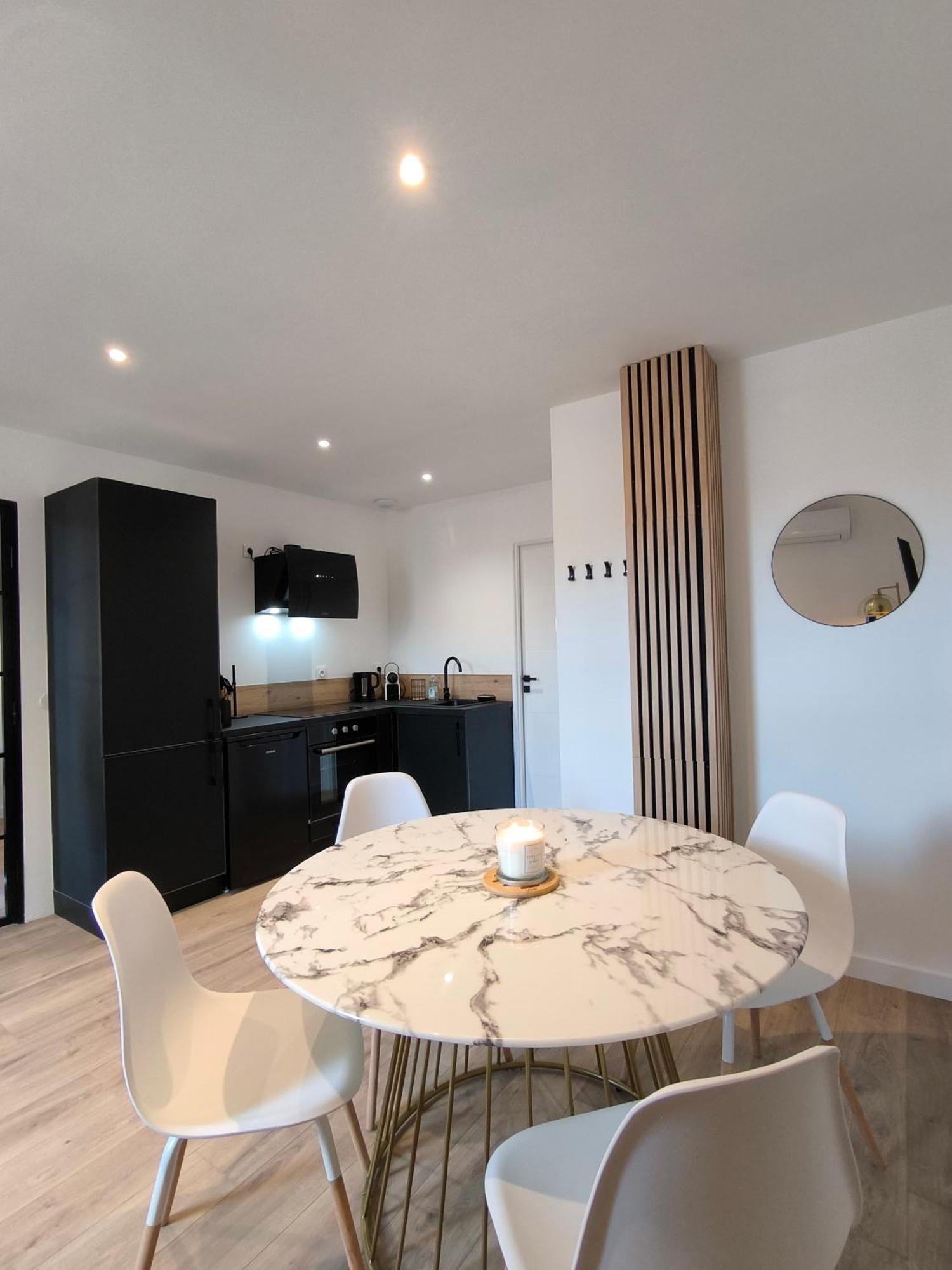 Sublime T2 En Plein Centre Climatise Apartment Montelimar Luaran gambar