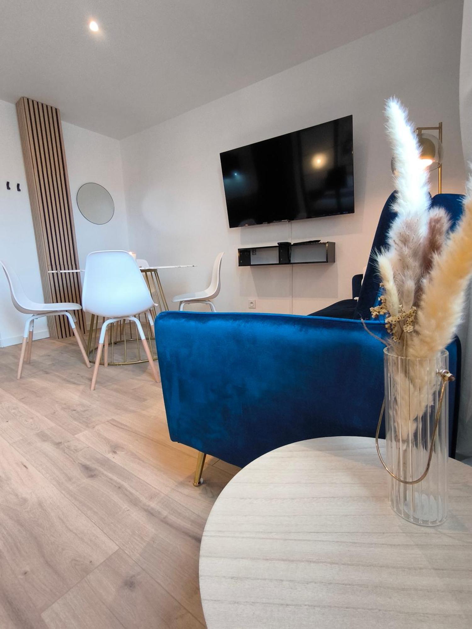 Sublime T2 En Plein Centre Climatise Apartment Montelimar Luaran gambar